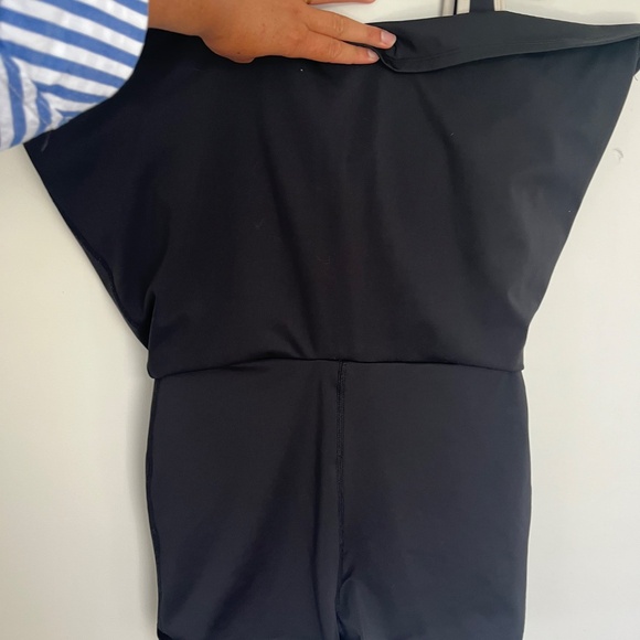 Athletic dress - Picture 5 of 5